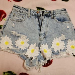 Fashionnova high waist daisy embroided shorts